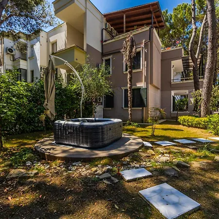 The Garden Jacuzzi By Ps